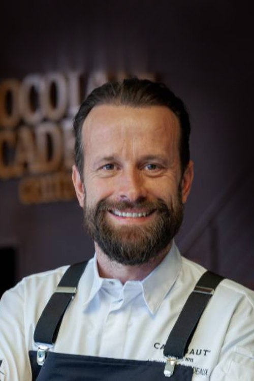 Porträt von Alexandre Bourdeaux, Chocolatier-Patissier und Gründer von Ganache Solution, Belgien, Experte für Callebaut Single Origin Sao Thomé Schokolade.